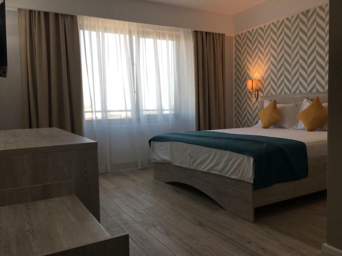 Hotel Dedal Năvodari Extérieur photo