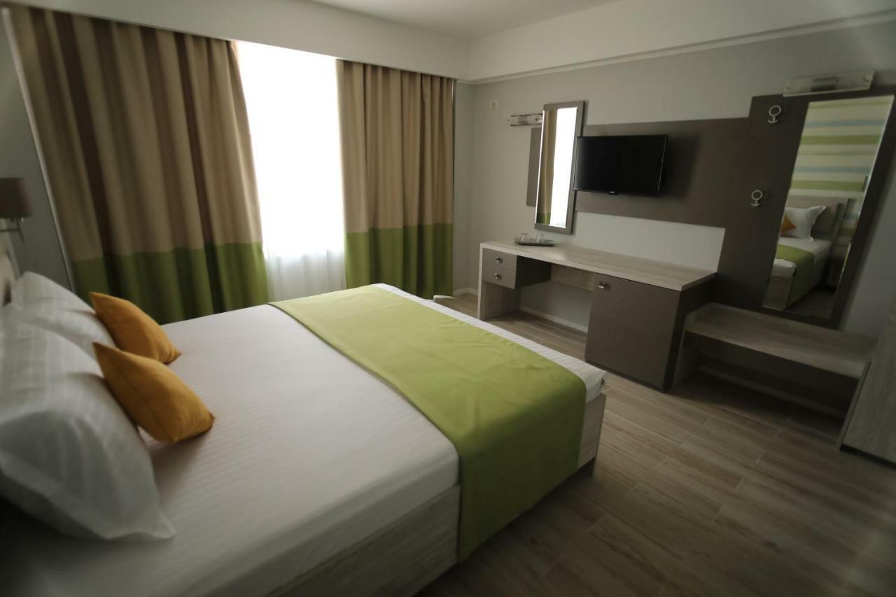 Hotel Dedal Năvodari Extérieur photo
